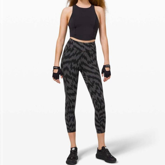 Lululemon Invigorate High-Rise Crop Black & Graphite Grey Leggings - Size 4 - Picture 1 of 6